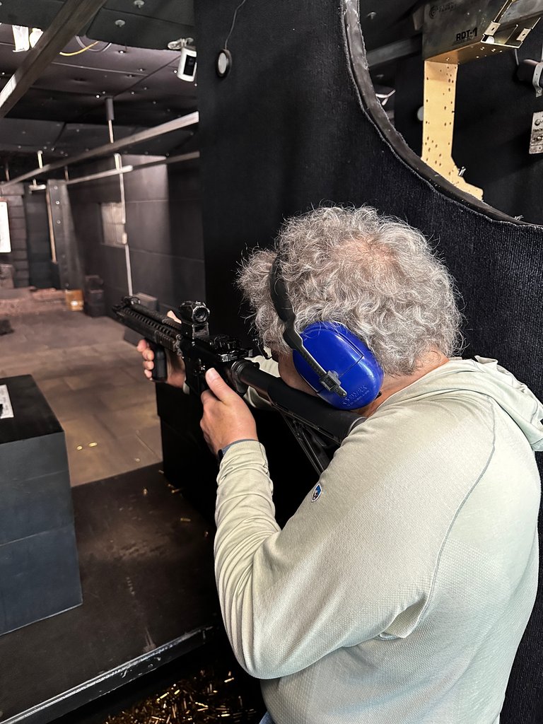 Shooting the M4A1